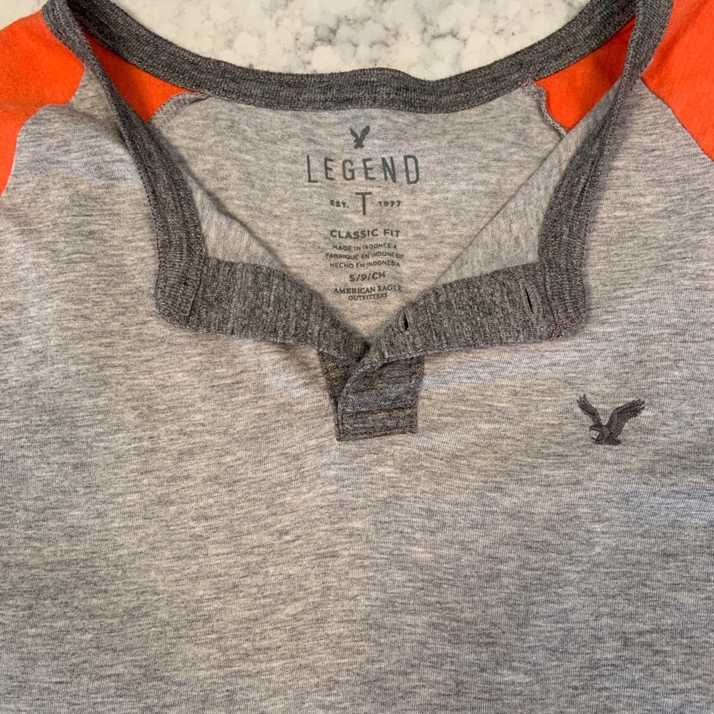American Eagle Gray and Orange T-shirt. Men's Small.